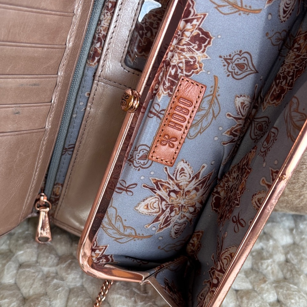 Hobo Metallic Rose Gold Women’s Fold-Over Clutch Wallet - Picture 6 of 8